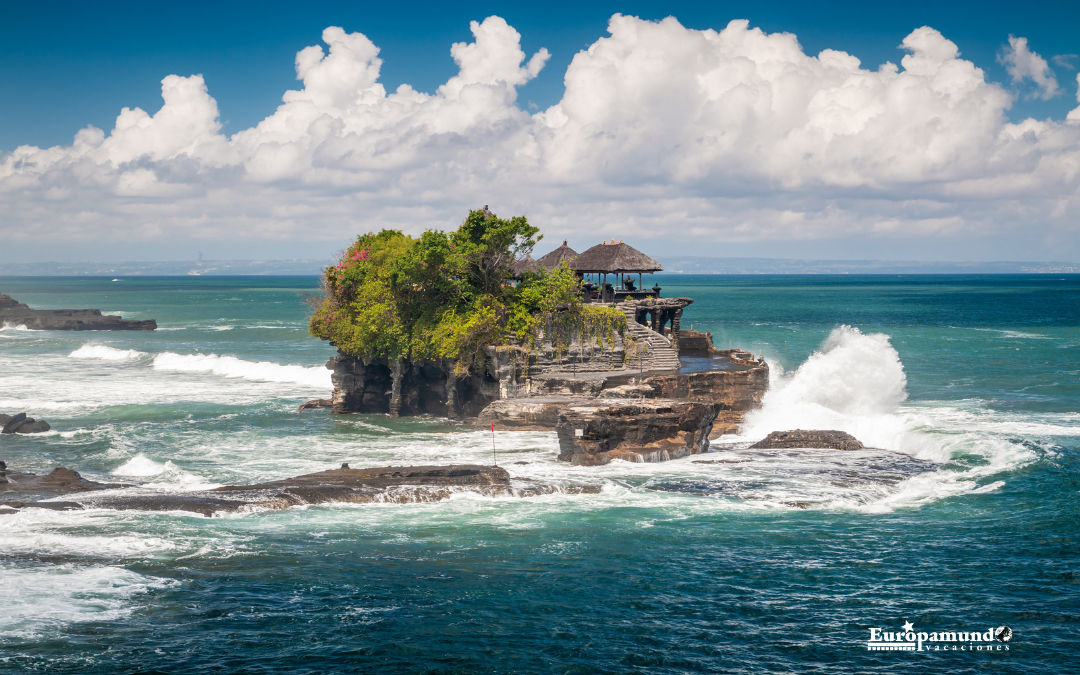 Templo de TANAH LOT - destino tendência 2025